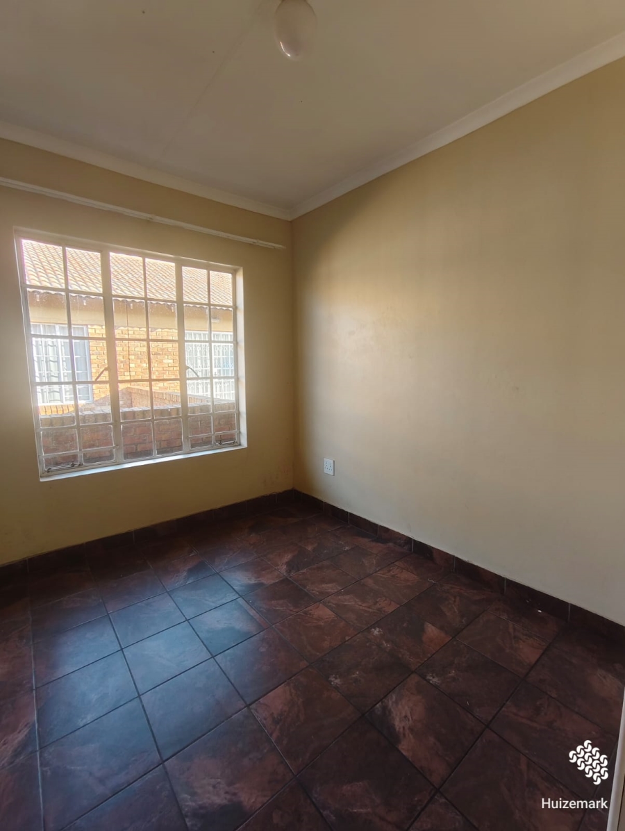 2 Bedroom Property for Sale in Vaalpark Free State